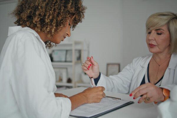 Ce analize merită discutate cu medicul după instalarea menopauzei